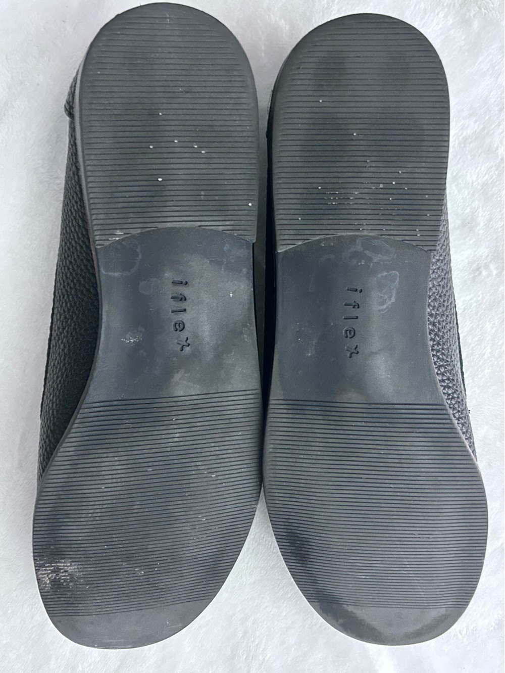 Anne Klein Women’s Black Pebbled Loafers with Silver Medallion Size 10 - Picture 7 of 9